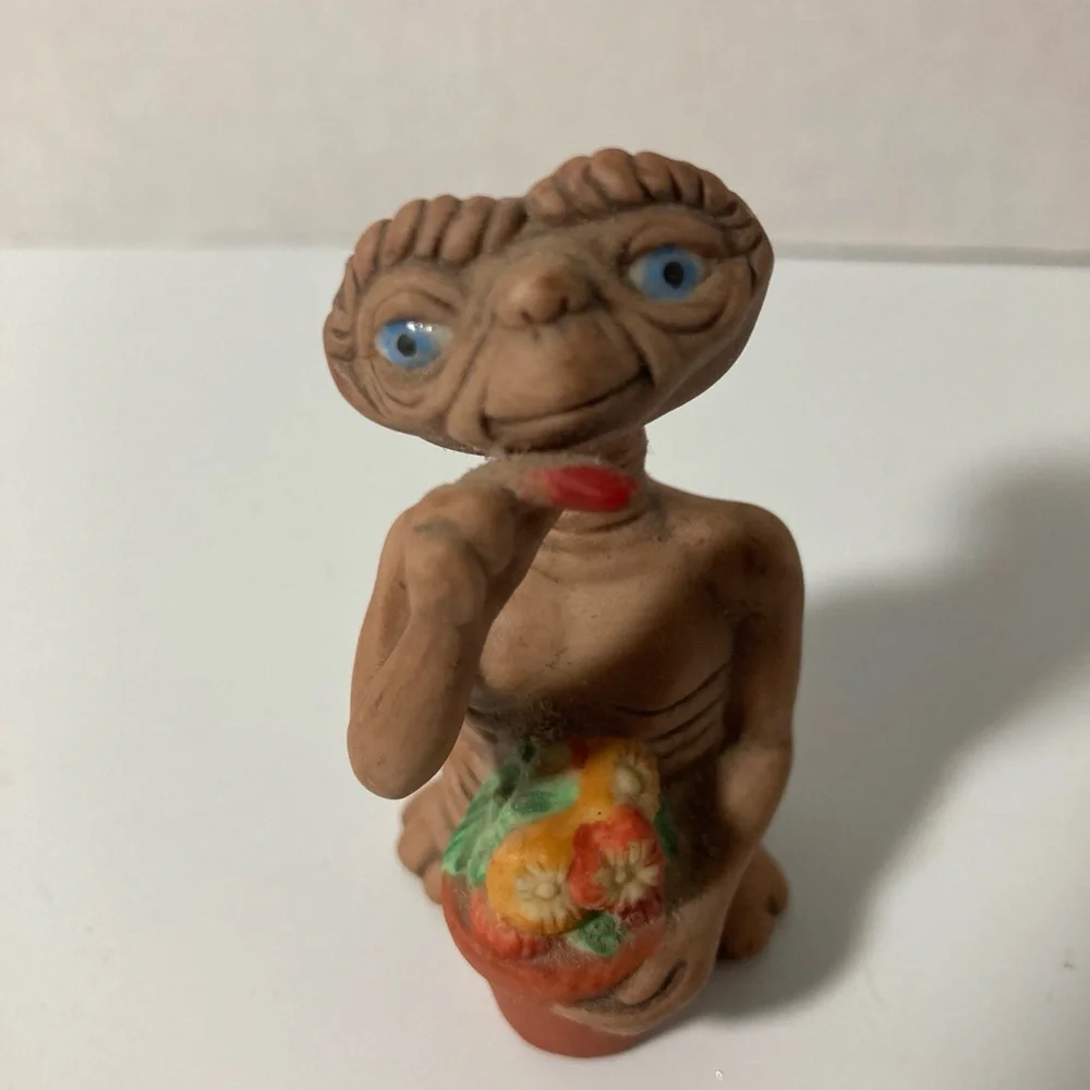Vintage Avon Ceramic 1984 ET Figure Extra Terrestrial Flowers Mini 2.5” Figurine - Picture 1 of 6